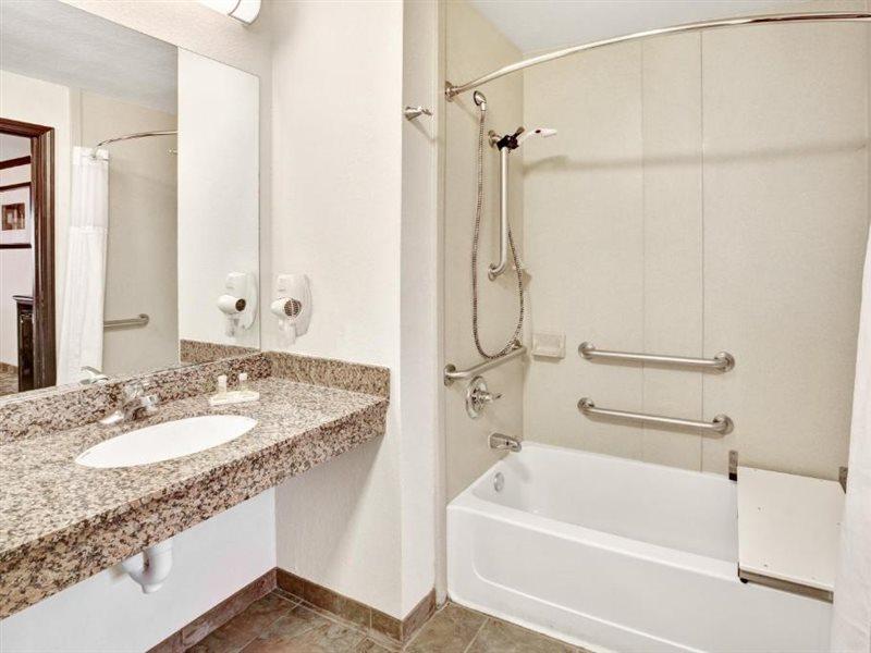 Hotel Days By Wyndham City/moore 2*
