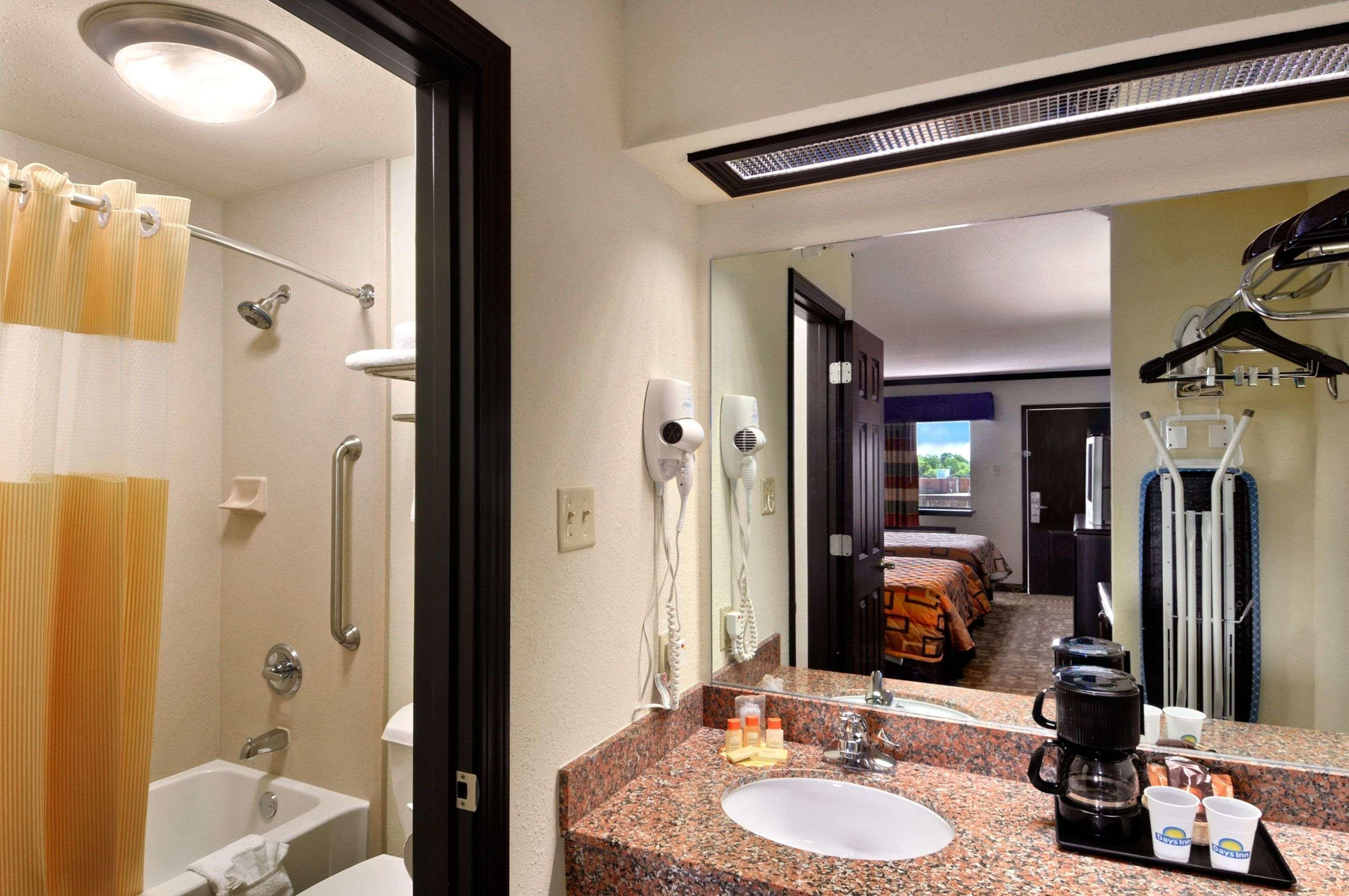 Days By Wyndham City/moore Hotel 2*