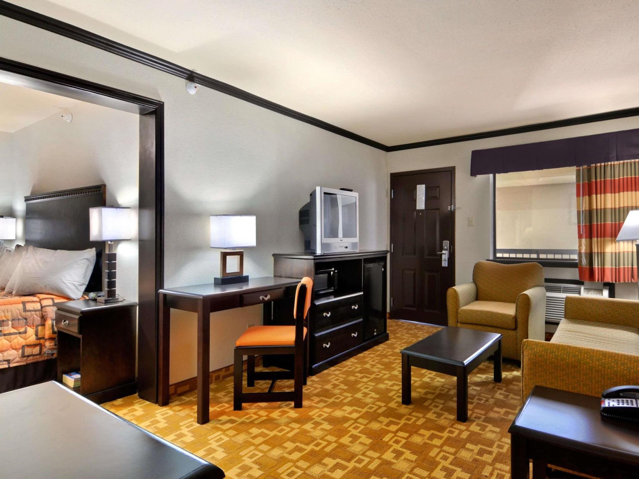 Days By Wyndham City/moore Oklahoma City