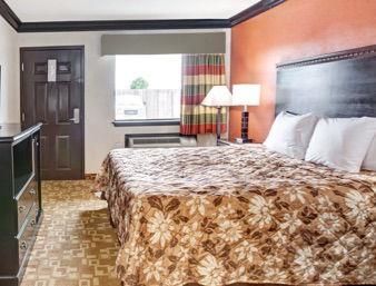 Days By Wyndham City/moore Hotel