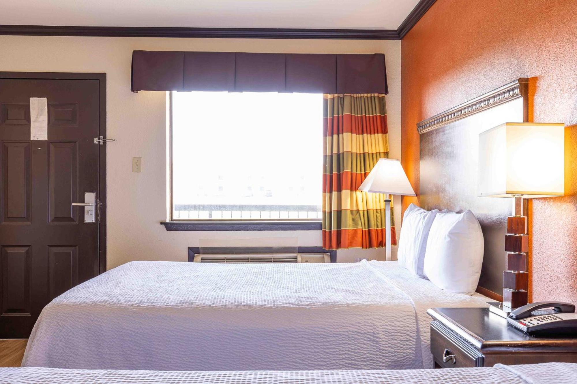 Days By Wyndham City/moore Hotel Oklahoma City