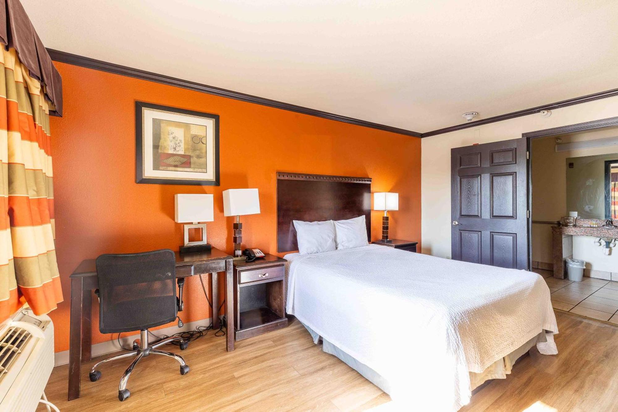 Days By Wyndham City/moore Oklahoma City