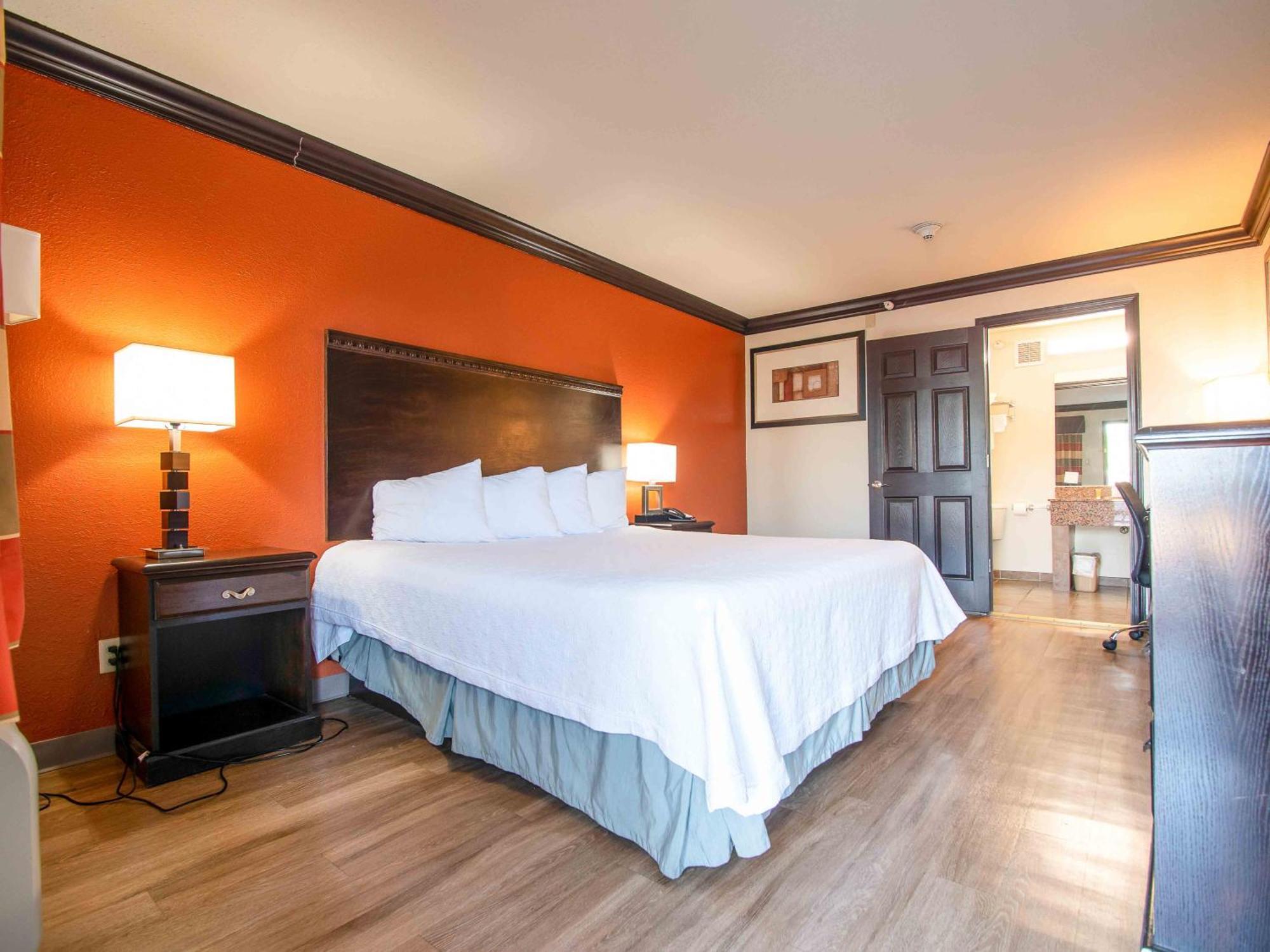 Days By Wyndham City/moore Hotel 2*