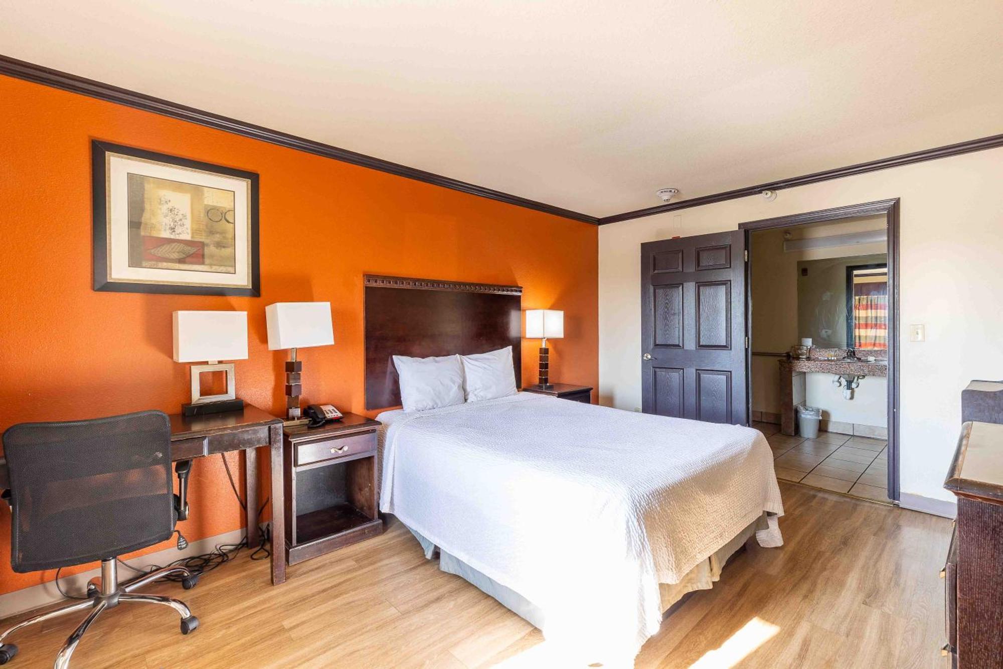 Days By Wyndham City/moore Oklahoma City