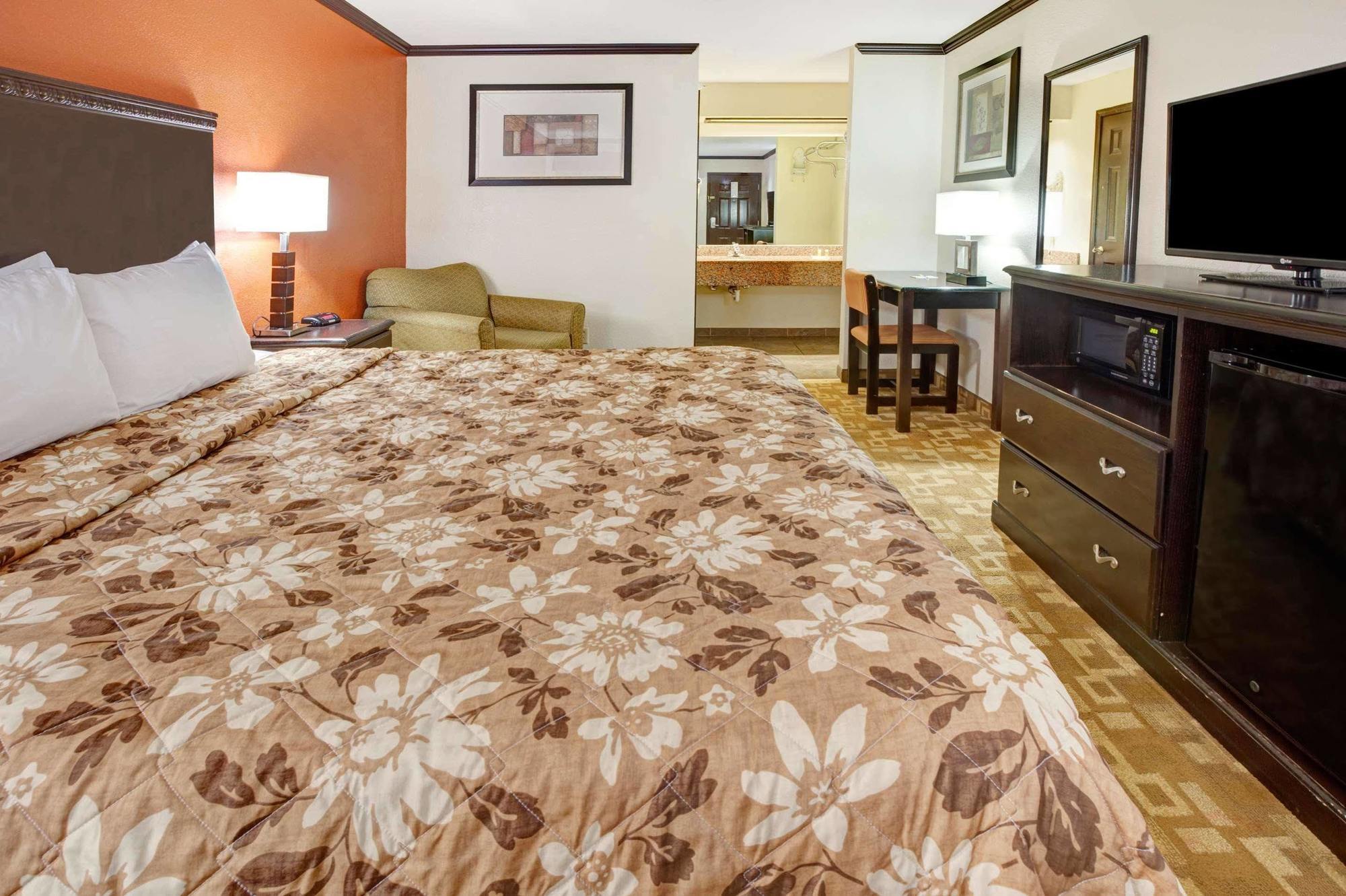 Days By Wyndham City/moore Hotel Oklahoma City